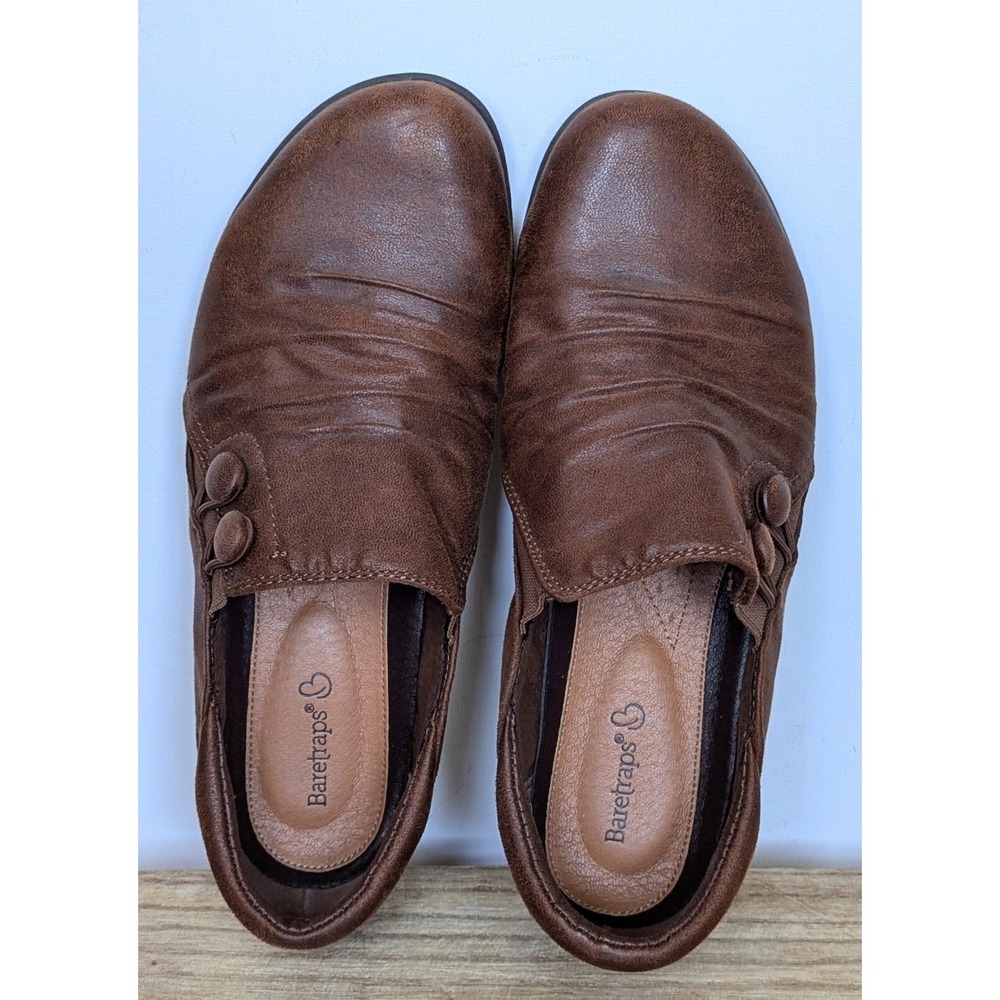 Baretraps Naydia Women 8.5 M Comfort Shoes Casual Brown Slip On 2 Button Detail